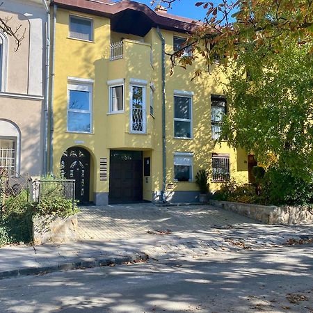 Bellevue Vendeghaz 2 Hotel Vác Екстериор снимка