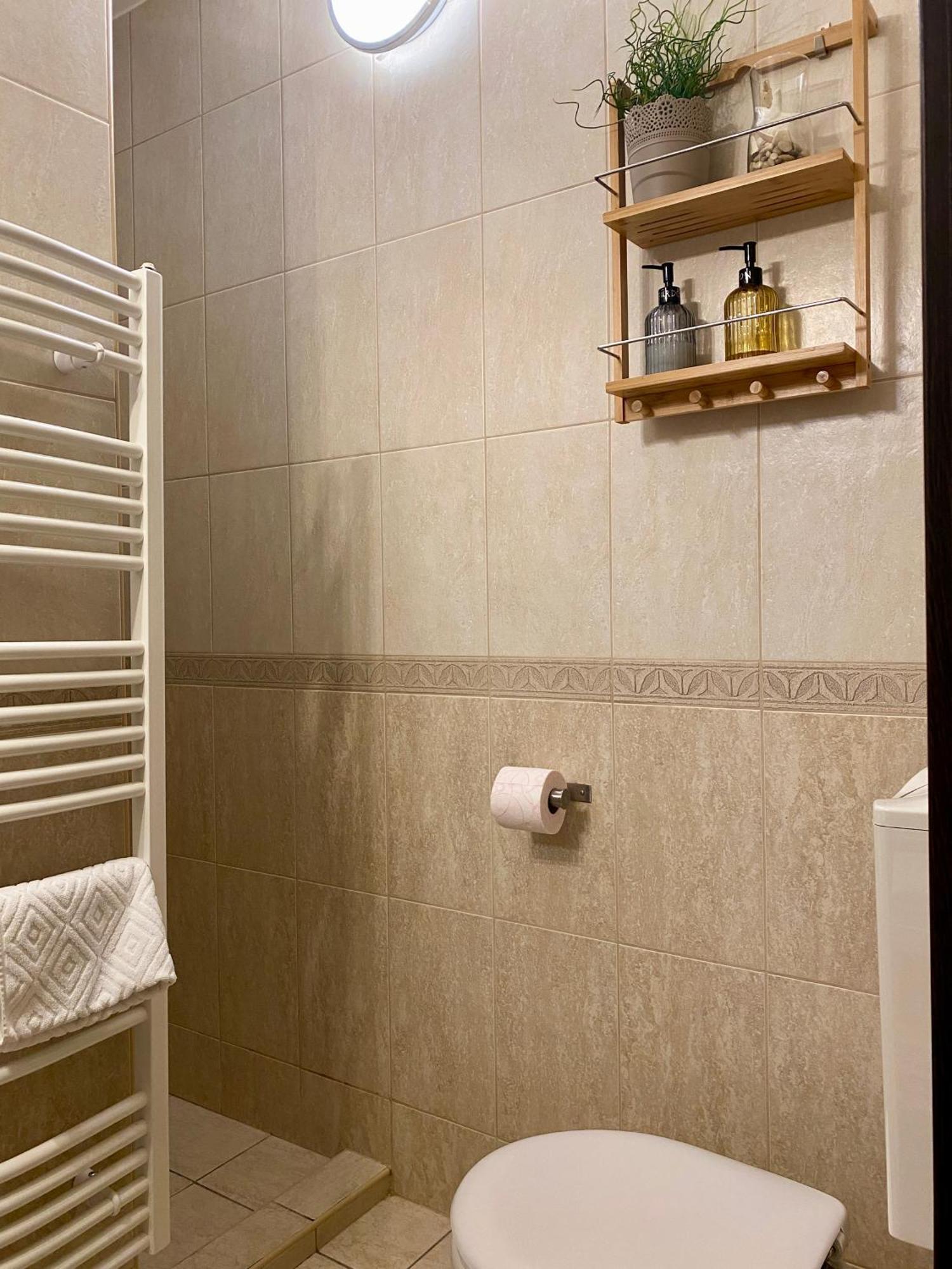 Bellevue Vendeghaz 2 Hotel Vác Екстериор снимка