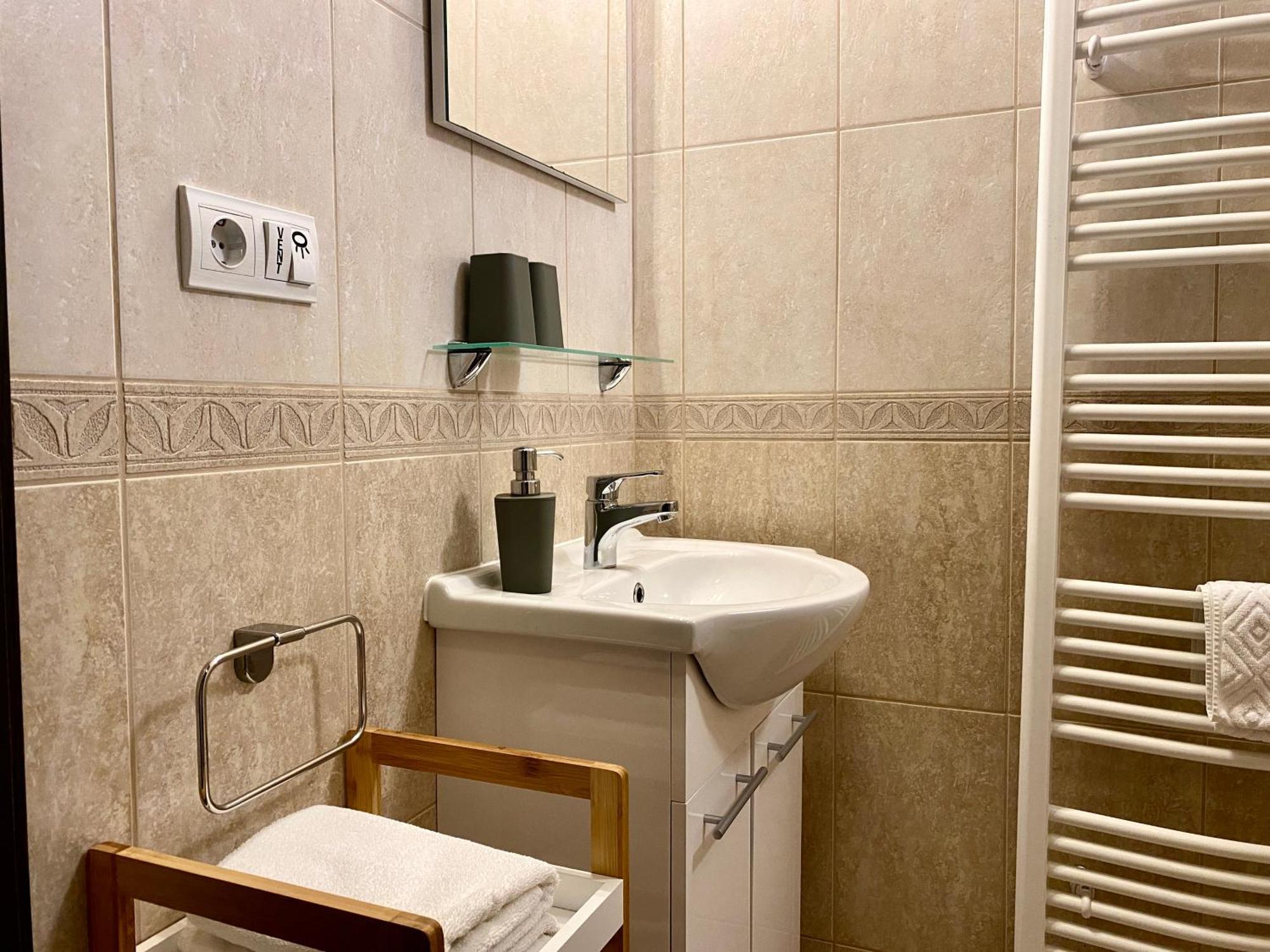 Bellevue Vendeghaz 2 Hotel Vác Екстериор снимка