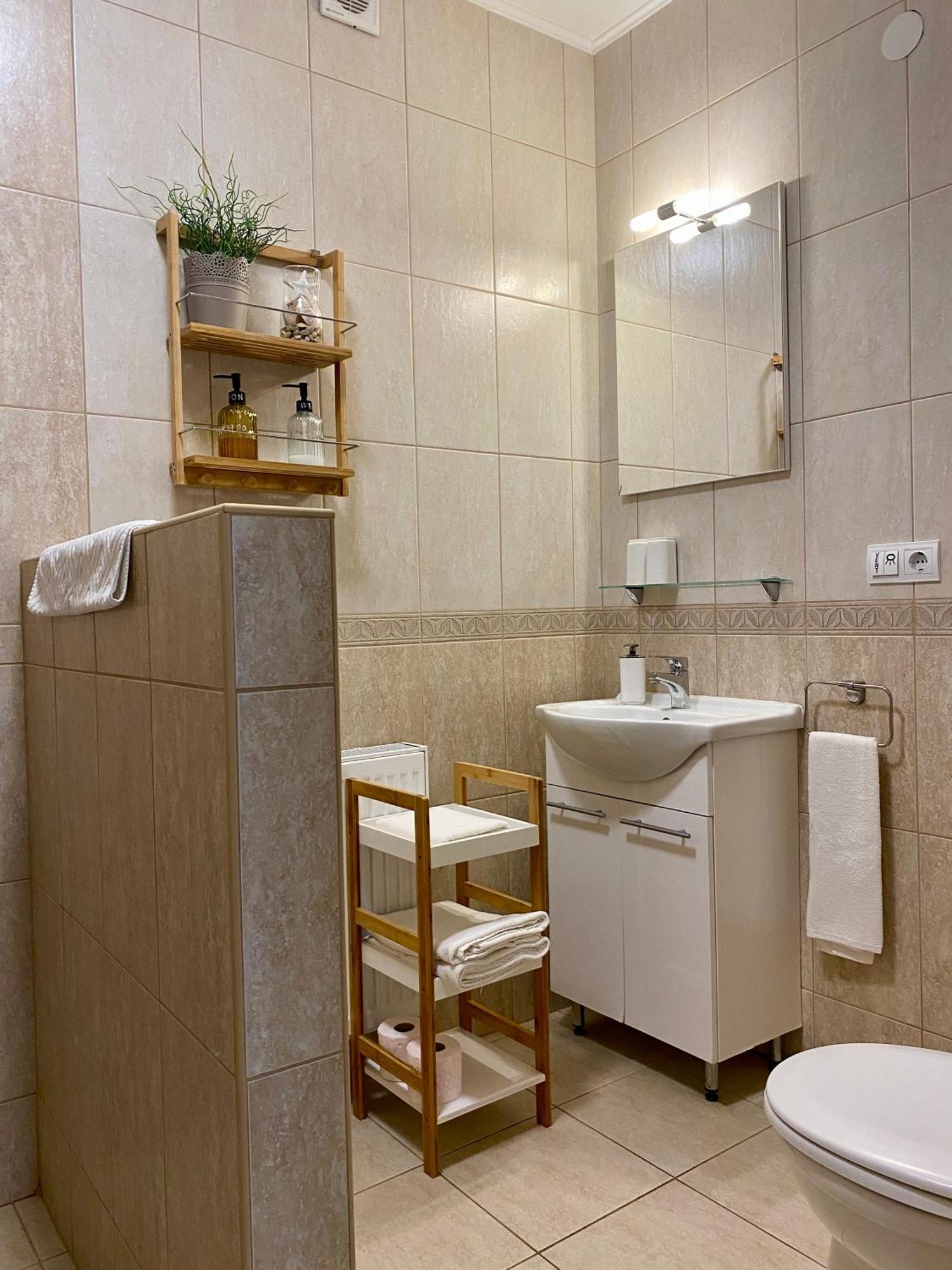 Bellevue Vendeghaz 2 Hotel Vác Екстериор снимка