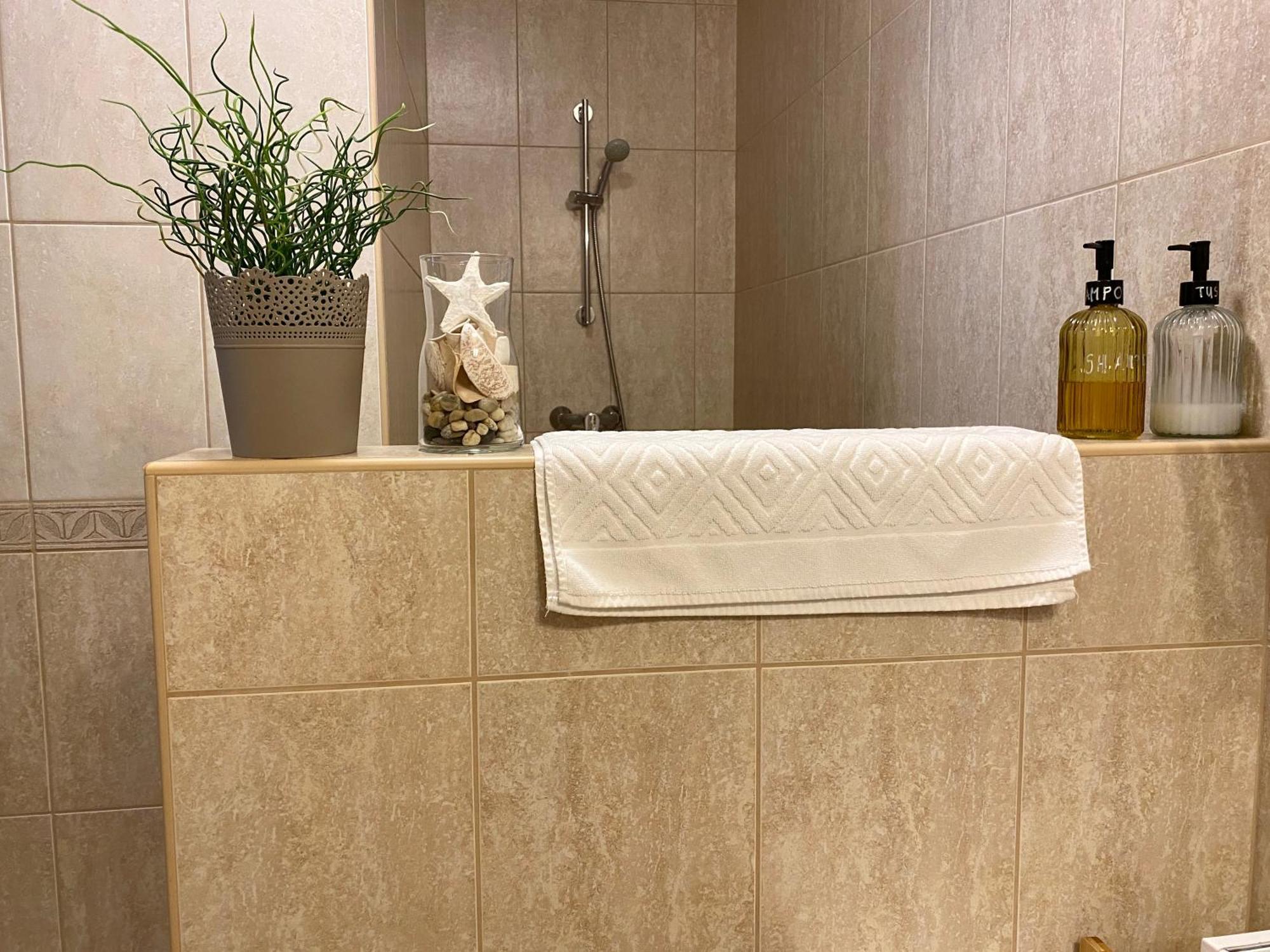 Bellevue Vendeghaz 2 Hotel Vác Екстериор снимка